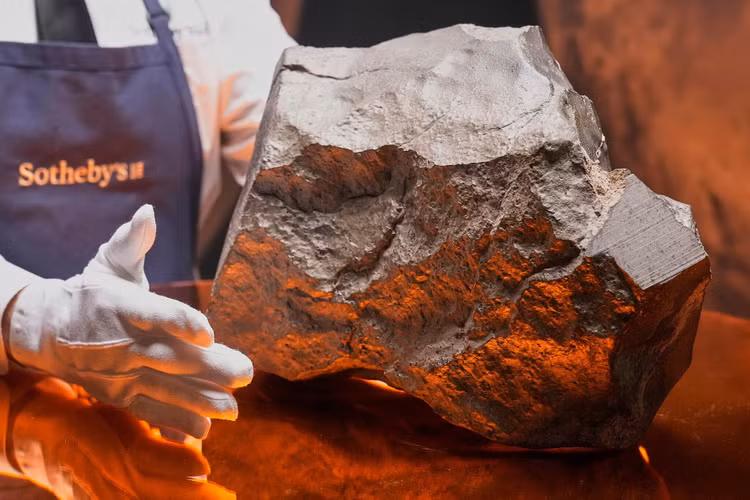Phân tích mẫu vật cho thấy đây là loại đá núi lửa olivine-micro gabbroic shergottite, chứa olivine và pyroxene, trùng khớp với dữ liệu từ tàu Viking năm 1976. Ảnh: The Times of Israel.