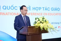 Bộ trưởng Bộ GD&ĐT: 4 ưu tiên trong chuyển đổi số để vượt thách thức AI