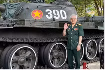 Người chỉ huy xe tăng 390 và giây phút 'mệnh lệnh từ trái tim'
