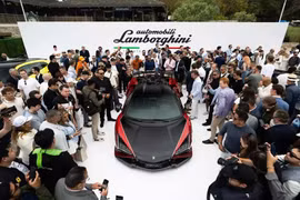 Mục sở thị Lamborghini Revuelto SV hơn 60 tỷ đồng mở bán tại Việt Nam