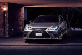 Lexus LS hạng sang vừa được nâng cấp nhẹ, giá bán từ hơn 2,3 tỷ đồng