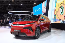 BYD Atto 8 sạc điện "nhanh như chớp" chính thức ra mắt thị trường