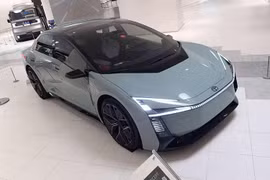 Toyota Corolla 2028 hé lộ nền tảng và hệ truyền động hoàn toàn mới