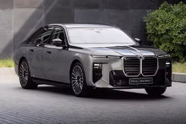 Cận cảnh BMW i7 2027 từ 5,4 tỷ tại Thái Lan, liệu có về Việt Nam?