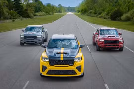 Bán tải Ram 1500 Rumble Bee vừa mở bán đã "cháy hàng" chỉ trong 90 phút