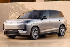 Denza N8 điện mới của BYD lộ diện, lăn bánh lên tới hơn 1.000km/sạc