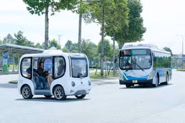 Hà Nội cho phép thử nghiệm xe tự hành, robotaxi và robot thông minh