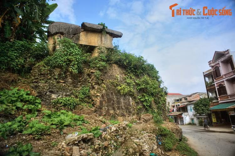 Cận cảnh những pháo đài cổ hoang phế nổi tiếng miền núi phía Bắc Can canh nhung phao dai co hoang phe noi tieng mien nui phia Bac