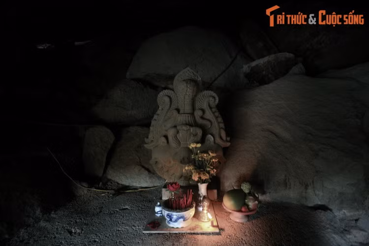 Sự lạ khó tin ở Thiên Sanh Thạch tự trứ danh Bình Định - Hình 5 Su la kho tin o Thien Sanh Thach tu tru danh Binh Dinh-Hinh-5
