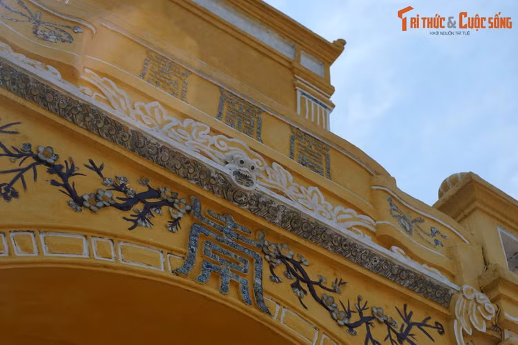 Soi tung chi tiet cong tam quan doc la nhat Co do Hue-Hinh-11