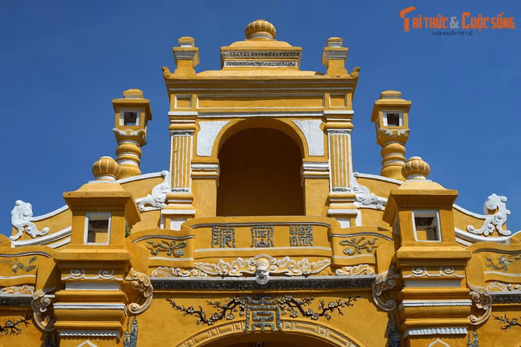 Soi tung chi tiet cong tam quan doc la nhat Co do Hue-Hinh-9