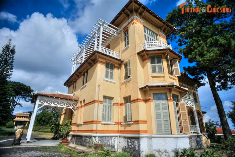 Loạt địa điểm mang dấu ấn hoàng hậu Nam Phương ở Đà Lạt - Hình 2 Loat dia diem mang dau an hoang hau Nam Phuong o Da Lat-Hinh-2