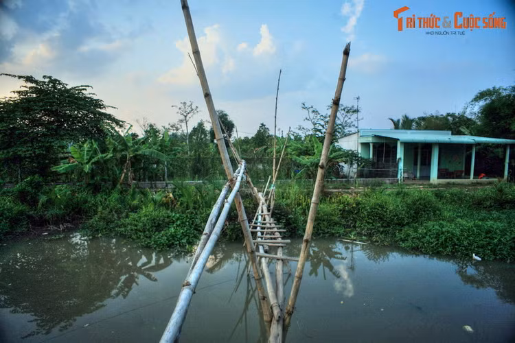 Kham pha dieu thu vi chi co the gap tren cac cung duong mien Tay-Hinh-2