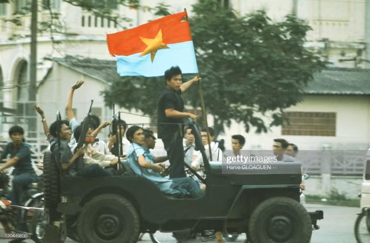 Ngày giải phóng Sài Gòn 30/4/1975 qua ống kính phóng viên Pháp - Hình 11 Ngay giai phong Sai Gon 30/4/1975 qua ong kinh phong vien Phap-Hinh-11