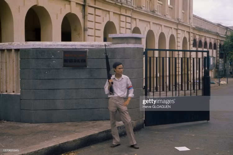 Ngày giải phóng Sài Gòn 30/4/1975 qua ống kính phóng viên Pháp - Hình 8 Ngay giai phong Sai Gon 30/4/1975 qua ong kinh phong vien Phap-Hinh-8