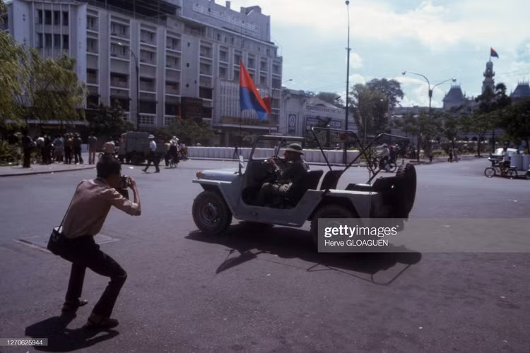 Ngày giải phóng Sài Gòn 30/4/1975 qua ống kính phóng viên Pháp - Hình 15 Ngay giai phong Sai Gon 30/4/1975 qua ong kinh phong vien Phap-Hinh-15