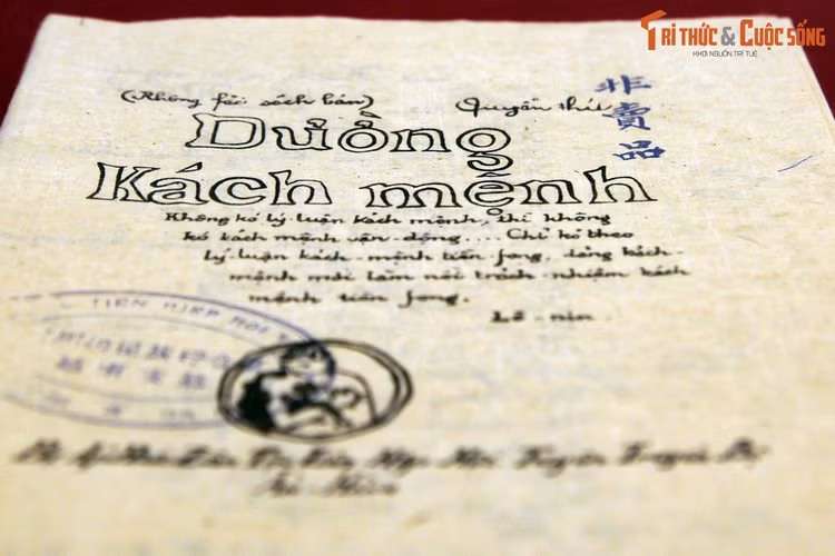 Rưng rưng nhìn lại những bút tích vô giá của Bác Hồ Rung rung nhin lai nhung but tich vo gia cua Bac Ho