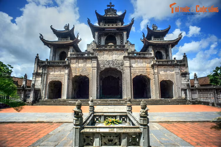 Loat nha tho “nua Tay nua ta” doc dao nhat Viet Nam-Hinh-3