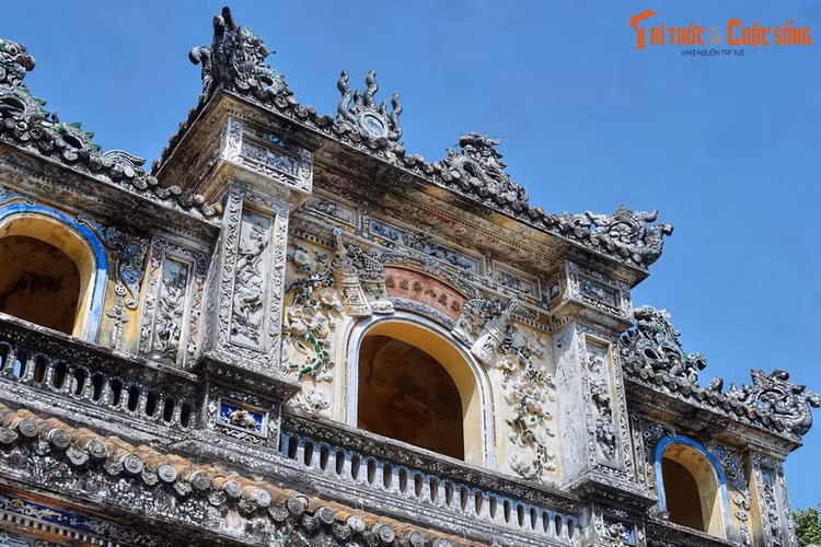 Loạt công trình kiến trúc để đời của vua Khải Định ở Huế - Hình 11 Loat cong trinh kien truc de doi cua vua Khai Dinh o Hue-Hinh-11