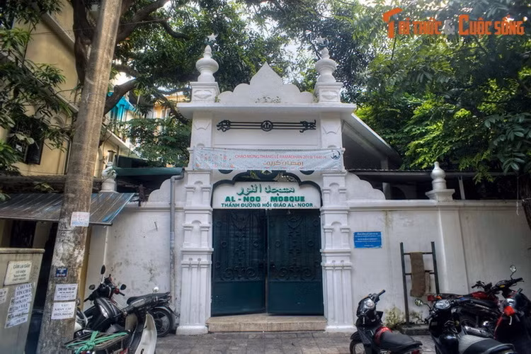 Ba công trình nổi bật của ba tôn giáo lớn ở Hà Nội - Hình 9 Ba cong trinh noi bat cua ba ton giao lon o Ha Noi-Hinh-9
