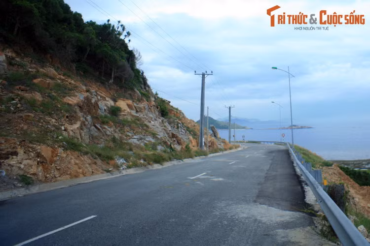 Kham pha cung duong bo bien “dep nhat Viet Nam” o Ninh Thuan