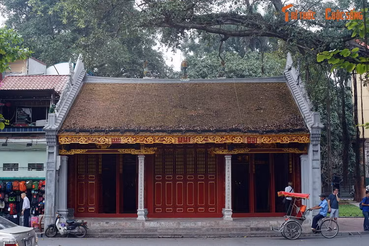 Top 10 công trình cổ phải ghé thăm quanh bờ hồ Hoàn Kiếm - Hình 4 Top 10 cong trinh co phai ghe tham quanh bo ho Hoan Kiem-Hinh-4