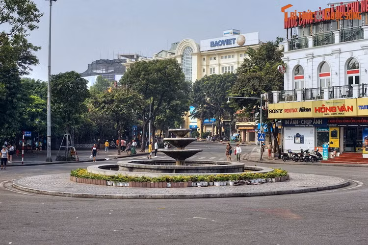 Top 10 công trình cổ phải ghé thăm quanh bờ hồ Hoàn Kiếm - Hình 3 Top 10 cong trinh co phai ghe tham quanh bo ho Hoan Kiem-Hinh-3