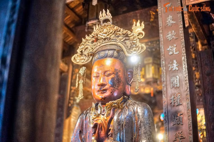 Top 10 công trình cổ phải ghé thăm quanh bờ hồ Hoàn Kiếm - Hình 9 Top 10 cong trinh co phai ghe tham quanh bo ho Hoan Kiem-Hinh-9