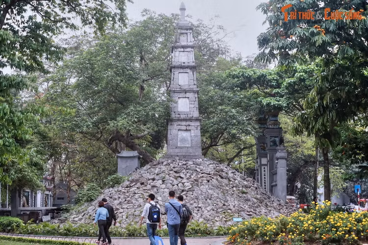 Top 10 công trình cổ phải ghé thăm quanh bờ hồ Hoàn Kiếm Top 10 cong trinh co phai ghe tham quanh bo ho Hoan Kiem