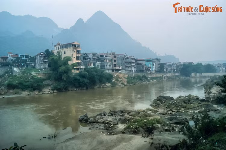 Giải mã vị trí chiến lược về quân sự của thành Thăng Long xưa - Hình 4 Giai ma vi tri chien luoc ve quan su cua thanh Thang Long xua-Hinh-4