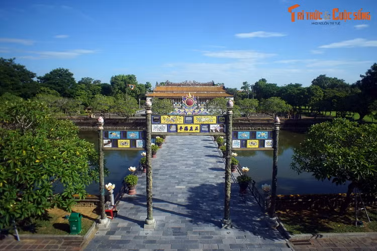 Giải mã vị trí chiến lược về quân sự của thành Thăng Long xưa - Hình 7 Giai ma vi tri chien luoc ve quan su cua thanh Thang Long xua-Hinh-7