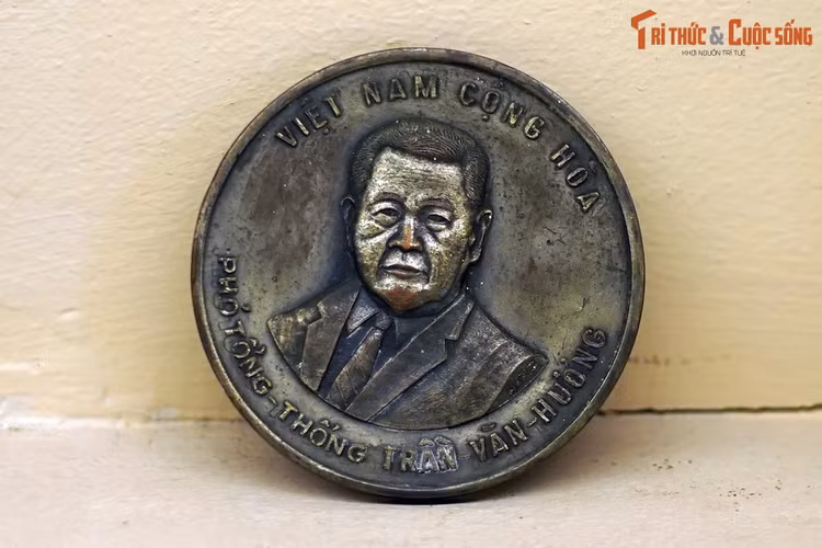 Những vật phẩm đặc biệt tìm được ở Sài Gòn ngày 30/4/1975 - Hình 3 Nhung vat pham dac biet tim duoc o Sai Gon ngay 30/4/1975-Hinh-3