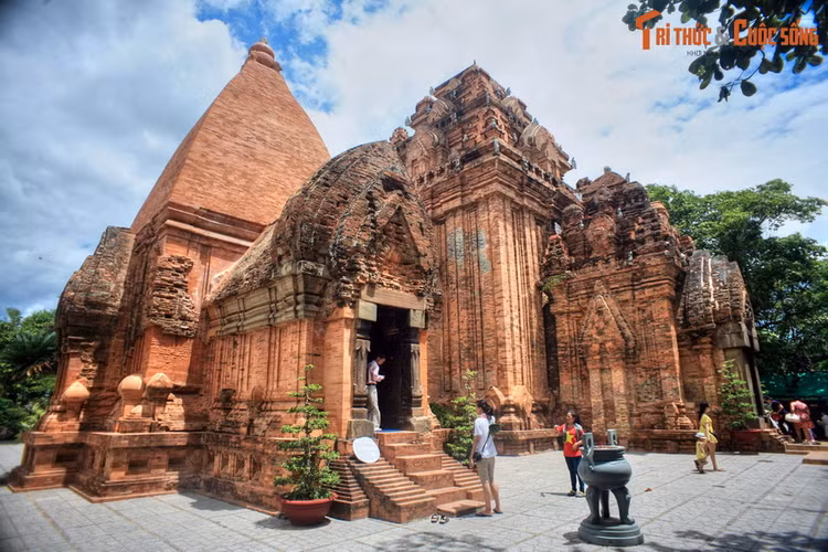 Chiem nguong toa thap Cham vua tro thanh di tich quoc gia dac biet
