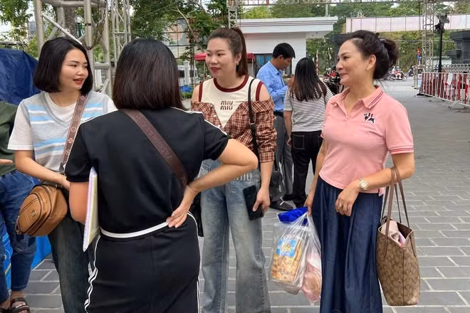 Giá đất Hà Đông lao lên hơn 10 tỷ, nhiều nhà đầu tư bỏ cuộc Gia dat Ha Dong lao len hon 10 ty, nhieu nha dau tu bo cuoc