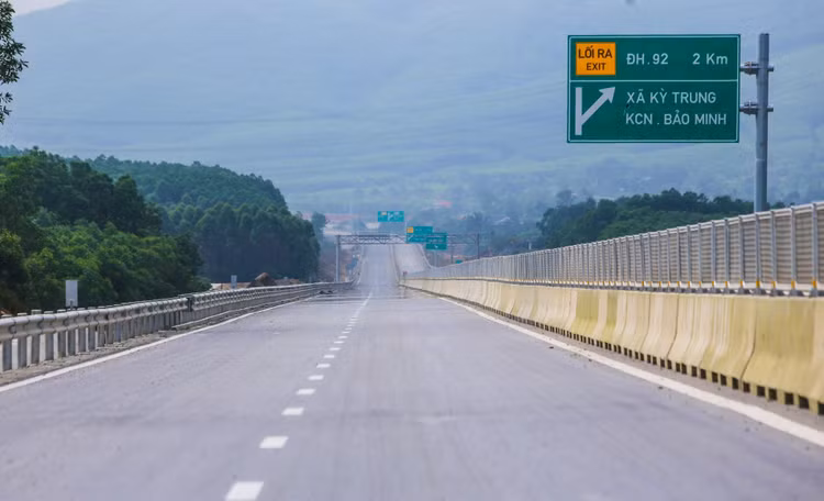 Chính thức thông xe kỹ thuật cao tốc Bắc – Nam đoạn qua Hà Tĩnh - Hình 2 Chinh thuc thong xe ky thuat cao toc Bac – Nam doan qua Ha Tinh-Hinh-2