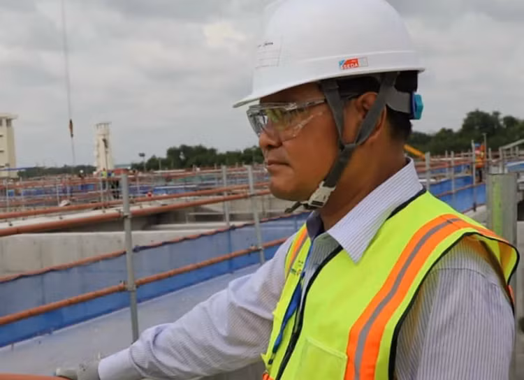 Hai cán bộ ở TP HCM bị bắt về tội ‘nhận hối lộ’ Hai can bo o TP HCM bi bat ve toi ‘nhan hoi lo’