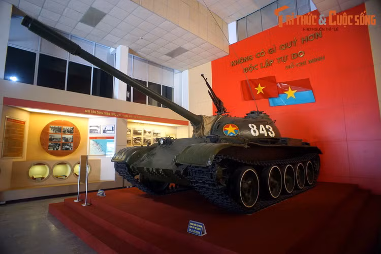 Cận cảnh loạt Bảo vật quốc gia gắn với ngày 30/4/1975 - Hình 7 Can canh loat Bao vat quoc gia gan voi ngay 30/4/1975-Hinh-7