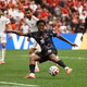Jonathan David lập hat-trick giúp Canada thắng đậm trước Qatar