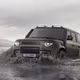 Lý do nào khiến siêu SUV Defender OCTA bị cắt gần 100 mã lực?