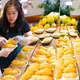 Buffet sầu riêng không giới hạn gây sốt tại TP HCM với gần 400 khách