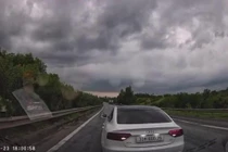 Rapper Bình Gold dùng ma túy rồi lái xe lạng lách trên cao tốc