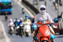 Nắng nóng trên 40 độ C thiêu đốt Bắc và Trung Bộ, cảnh báo cháy nổ