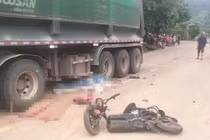 Bốn cháu nhỏ thương vong sau va chạm với xe đầu kéo
