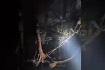 Cảnh sát cứu 4 người trong vụ cháy khách sạn giữa đêm