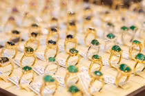 Giá vàng hôm nay 12/4: Có thể vượt 5.000 USD/ounce?