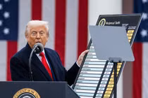 Cuộc thương chiến thuế quan: Một năm thay đổi hệ thống thương mại toàn cầu