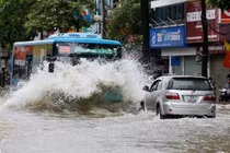 Miền Bắc sắp đón mưa dông từ 16/4 sau nắng nóng trên 40 độ C