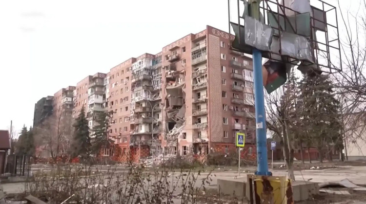 សំណួរសួរថា ហេតុអ្វីបានជាក្រុងកៀវតាំងចិត្តយ៉ាងម៉ឺងម៉ាត់ក្នុងការកាន់កាប់ Pokrovsk បើទោះបីជាវាត្រូវបានប្រែក្លាយទៅជា “អន្ទាក់” ដោយរុស្ស៊ី ដើម្បីទម្លាក់កម្លាំងយោធា និងធនធានដែលមានកំណត់របស់គៀវ? បើតាមអ្នកវិភាគឯករាជ្យ សម្រាប់លោកប្រធានាធិបតី Zelensky ការកាន់ Pokrovsk គឺសំខាន់ជាង RFAF ចាប់យកទៅទៀត។ 3-4610.jpg