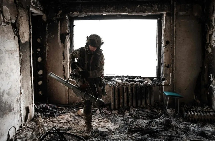 « Pour défendre Zarichne, les FAU ont utilisé des tactiques typiques des zones urbanisées du Donbass, consistant à transformer chaque maison et chaque sous-sol en fortifications. Pour se protéger des attaques russes, les FAU ont érigé des barricades, des fossés antichars et d'épais champs de mines », a déclaré un porte-parole du Groupe Ouest des FAU. 5-4554.jpg