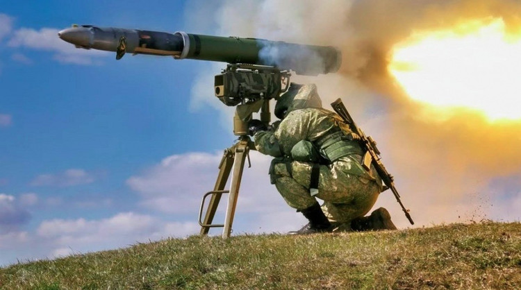 Dalam beberapa kes, penembak tepat telah berjaya digantikan dengan bateri peluru berpandu anti-kereta kebal (ATGM). Penembak anti kereta kebal dalam pasukan anti kereta kebal mudah alih hampir 2.jpg